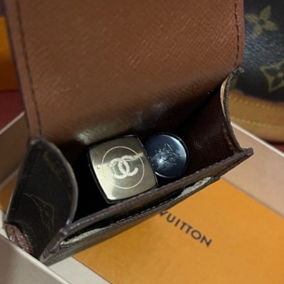 Louis Vuitton Monogram Case - Picture 7 of 10